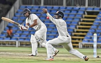 Duleep Trophy Final Starts With a Minor Issue