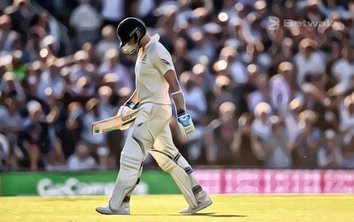 Steve Smith Continues to Play Despite Flu Steve Smith Continues to Play Despite Flu
