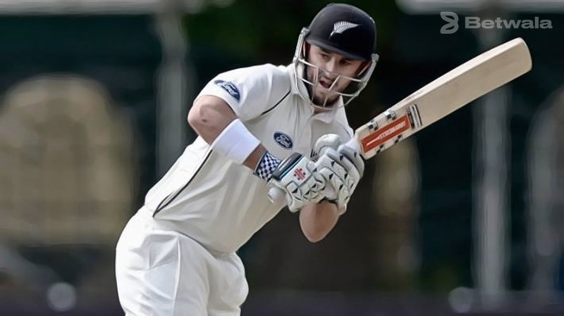 Rutherford Renews Contract with Worcestershire for Next Season