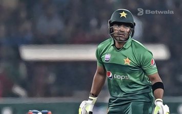 Umar Akmal Faces Punishment After Misbehaving in Fitness Test Umar Akmal Faces Punishment After Misbehaving in Fitness Test