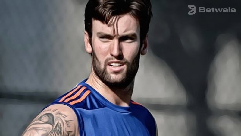 Reece Topley Signs With Surrey